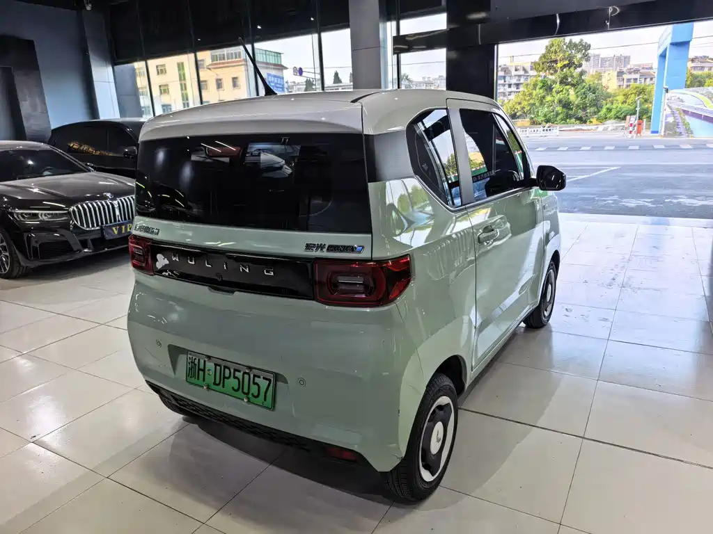 Wuling MINIEV — миниатюра 5