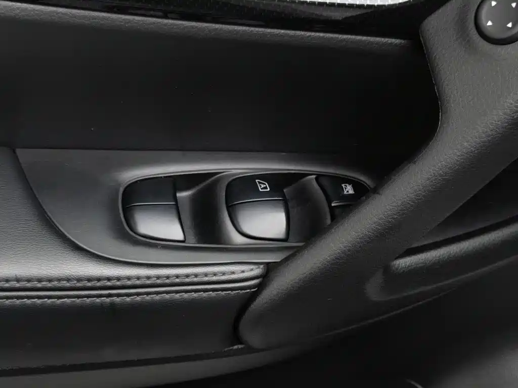 Nissan X-Trail — миниатюра 9