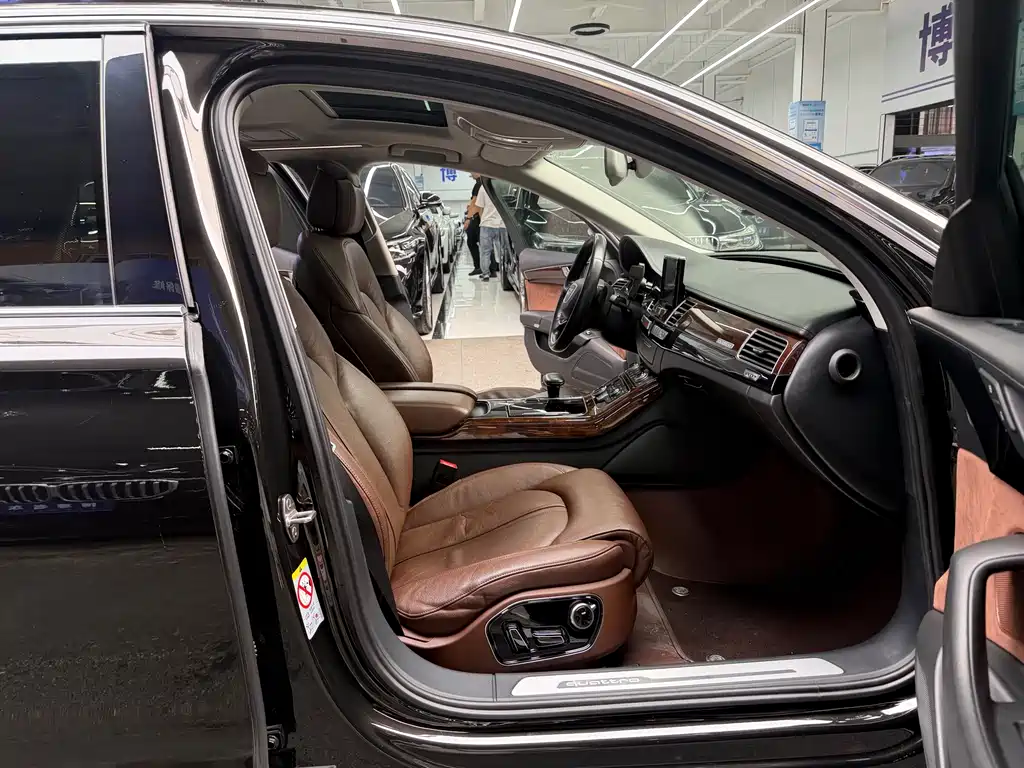 Audi A8 — миниатюра 16