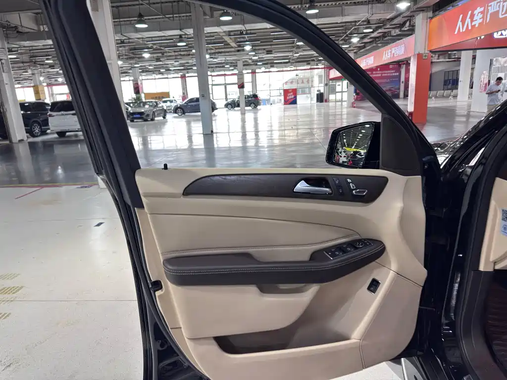Mercedes-Benz GLE (Import) — миниатюра 17