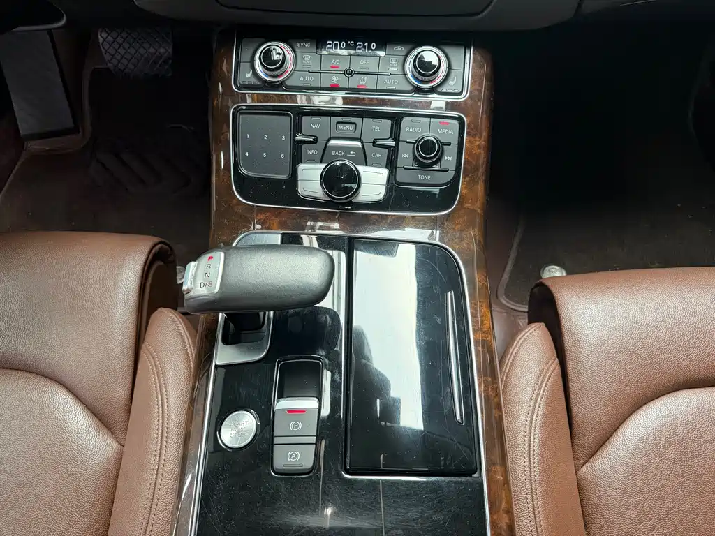 Audi A8 — миниатюра 11