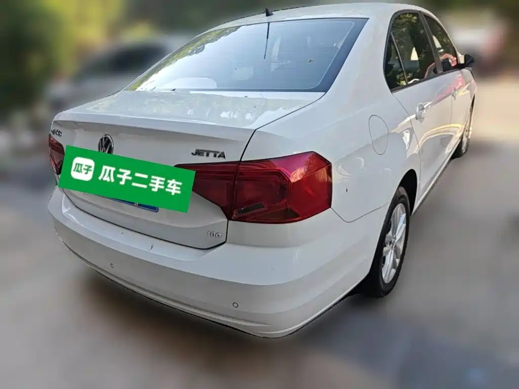 Volkswagen Jetta — миниатюра 6
