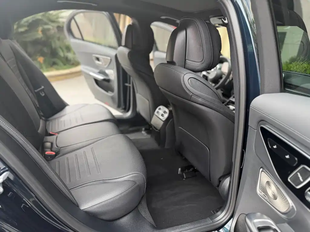 Mercedes-Benz C-Class — миниатюра 17