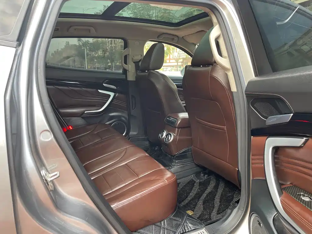 WEI PAI WEI BRAND VV7