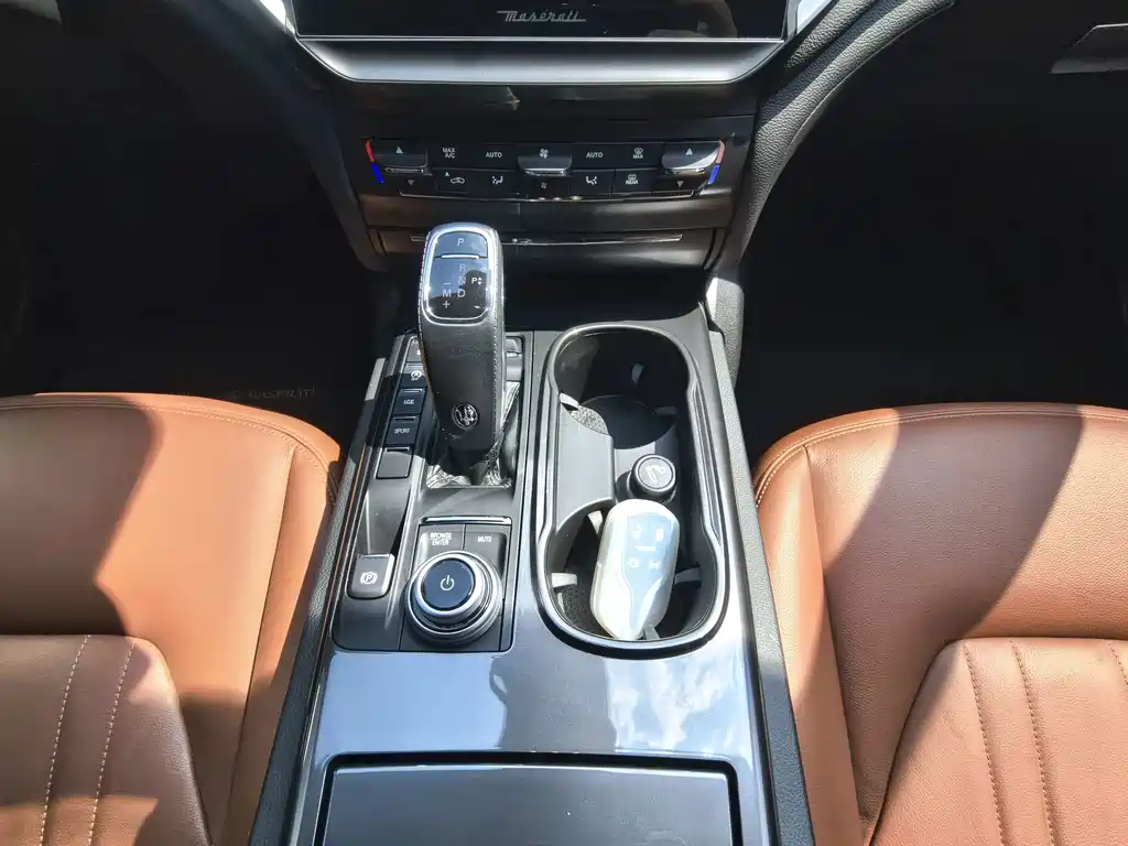 Maserati Ghibli — миниатюра 12