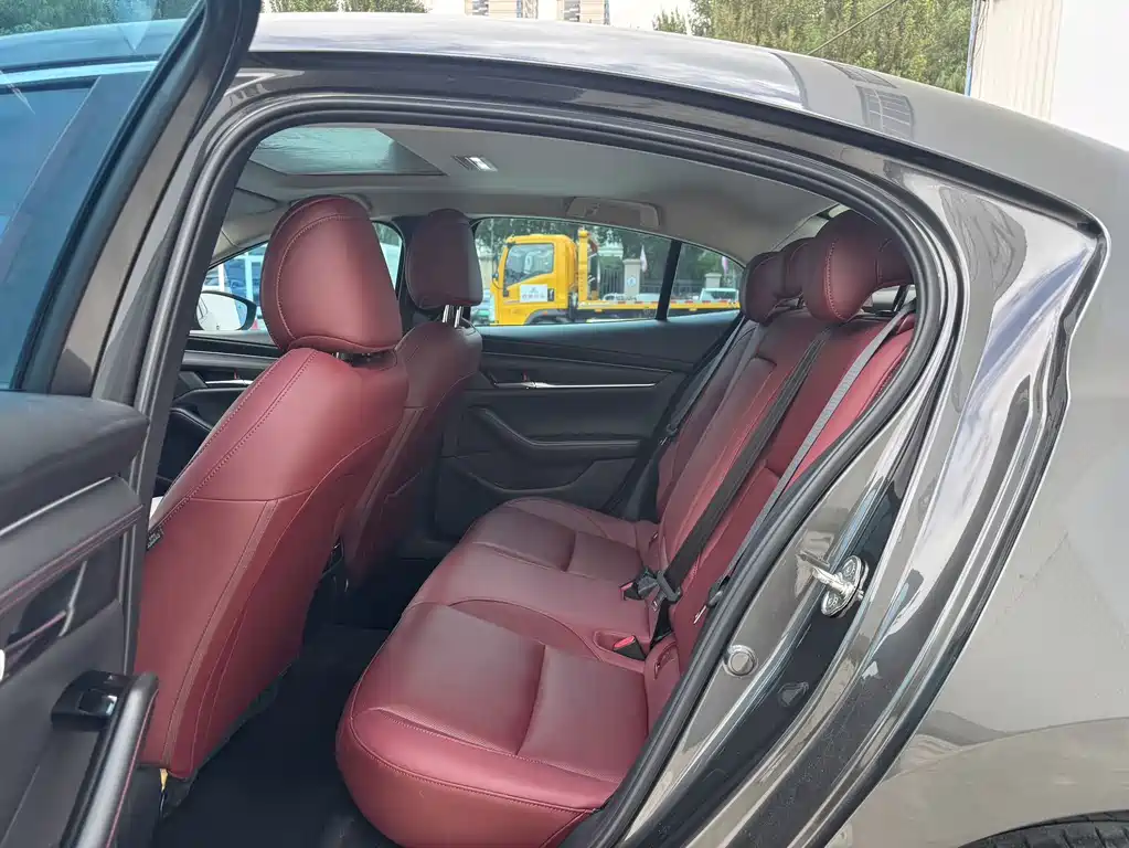 Mazda 3 Axela — миниатюра 15