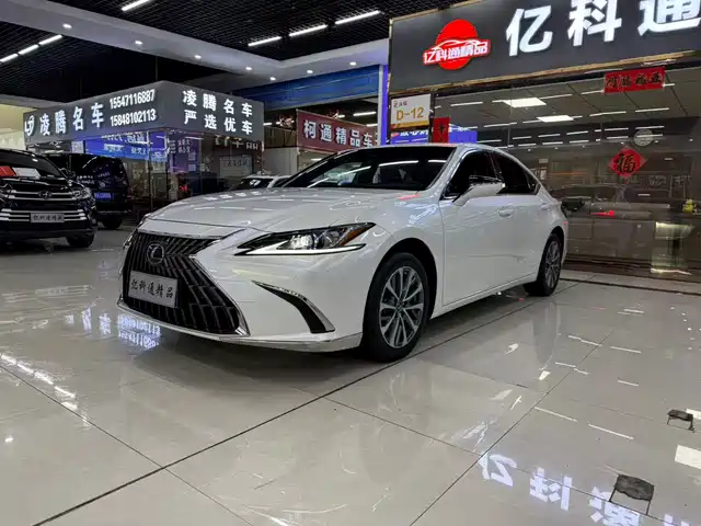 LEXUS ES 2024