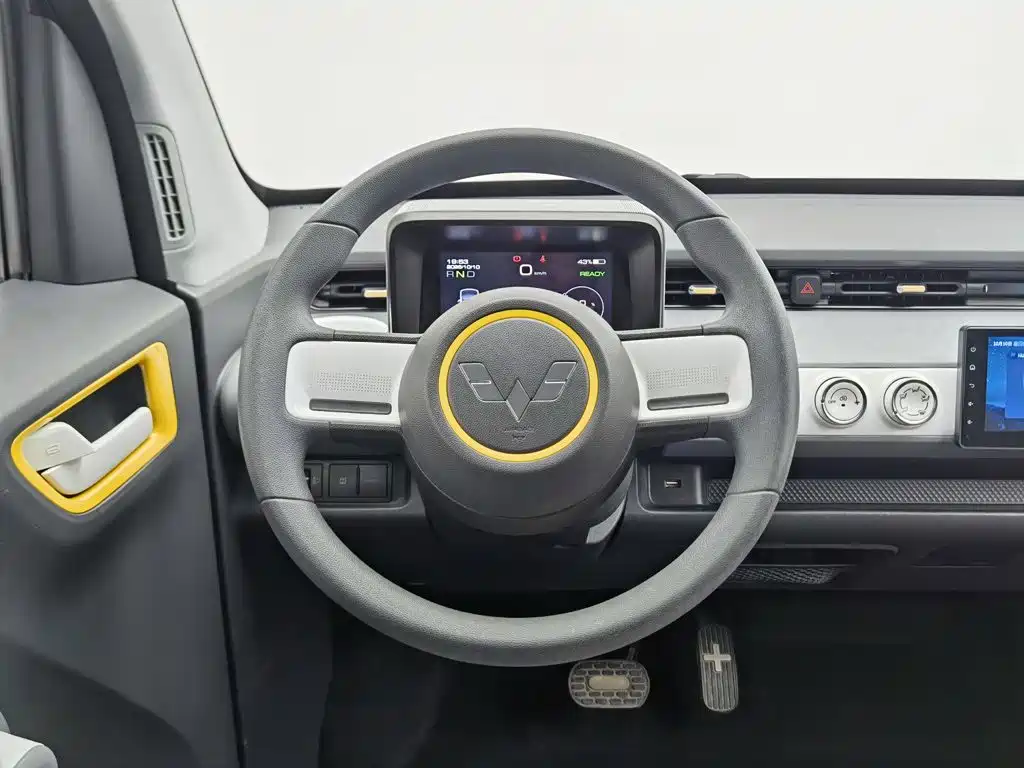 Wuling MINIEV — миниатюра 11