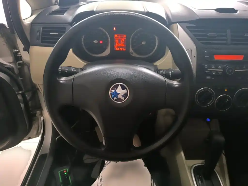 Venucia R50 — миниатюра 11