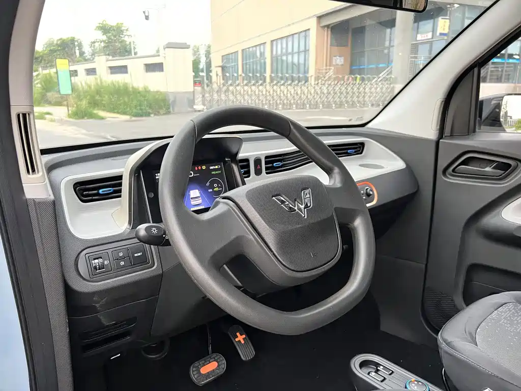 Wuling MINIEV — миниатюра 11