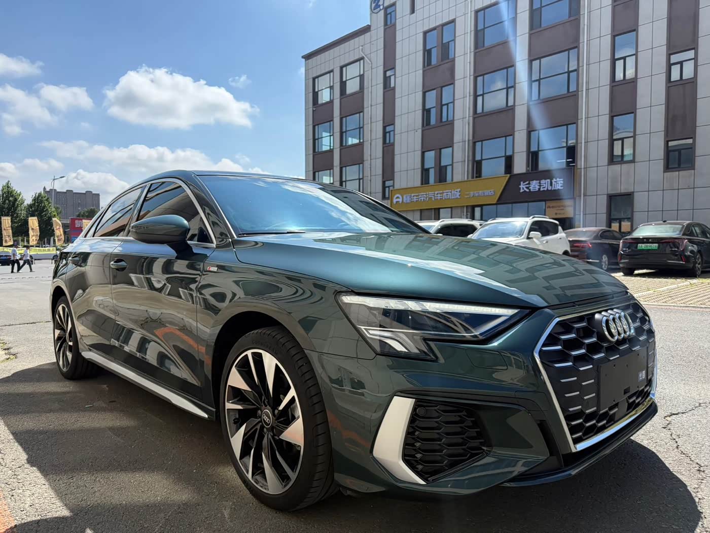 Audi A3 1.4 л 2023 г. Зелёный, пробег 19000 км