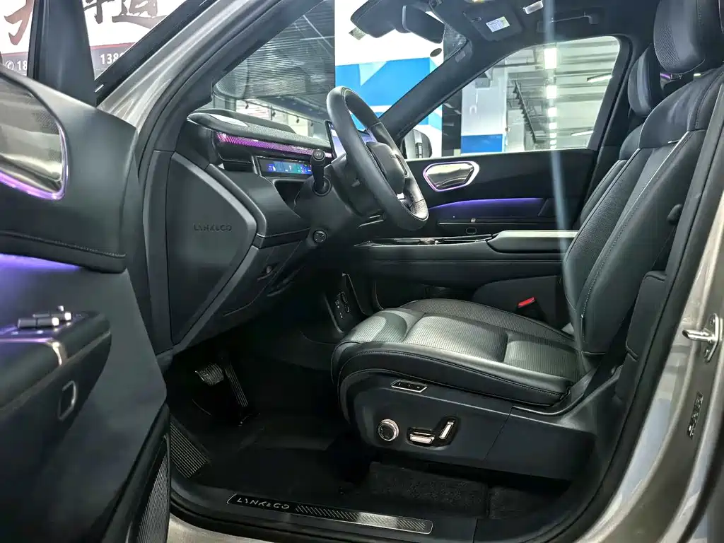 Lynk & Co 900 2025 2.0T Ultra 6 мест