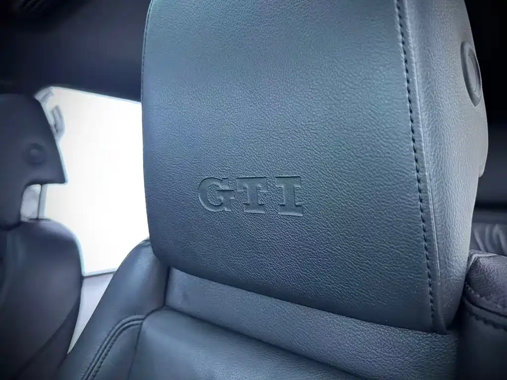 Volkswagen Golf GTI — миниатюра 12