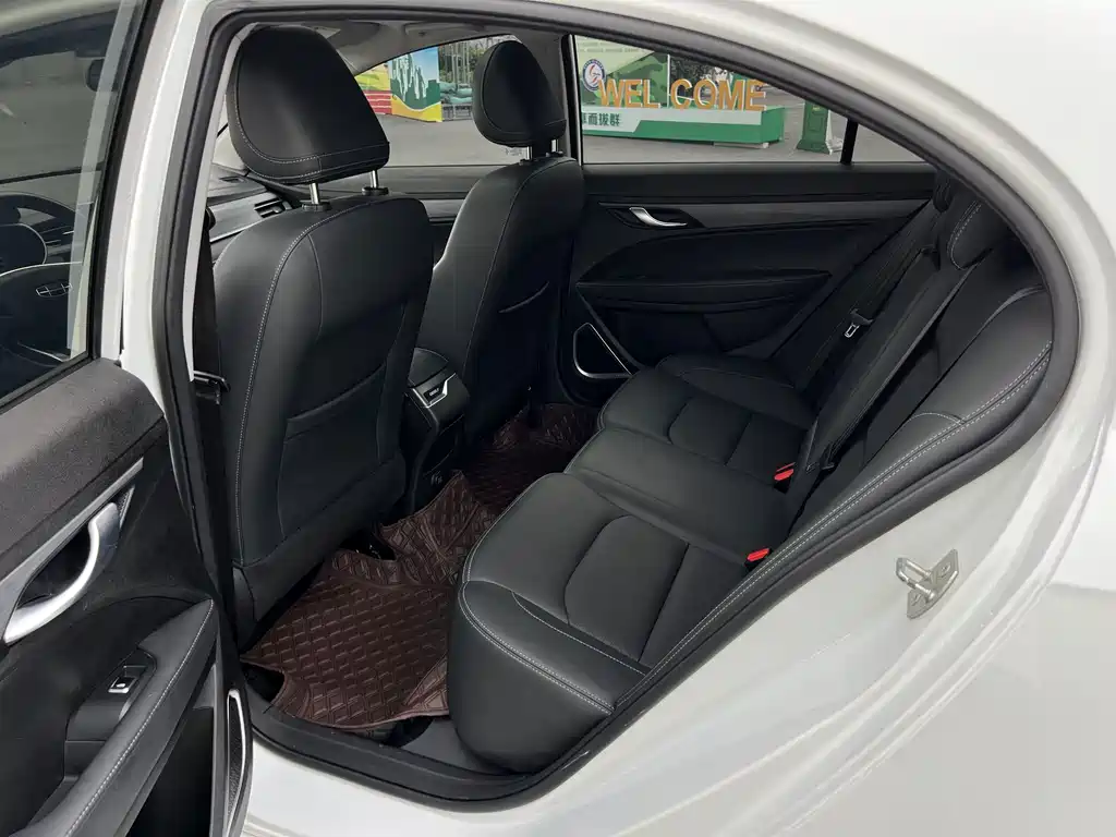 Geely Emgrand — миниатюра 13