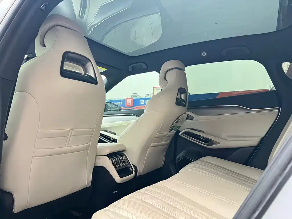 BYD L EV — миниатюра 10