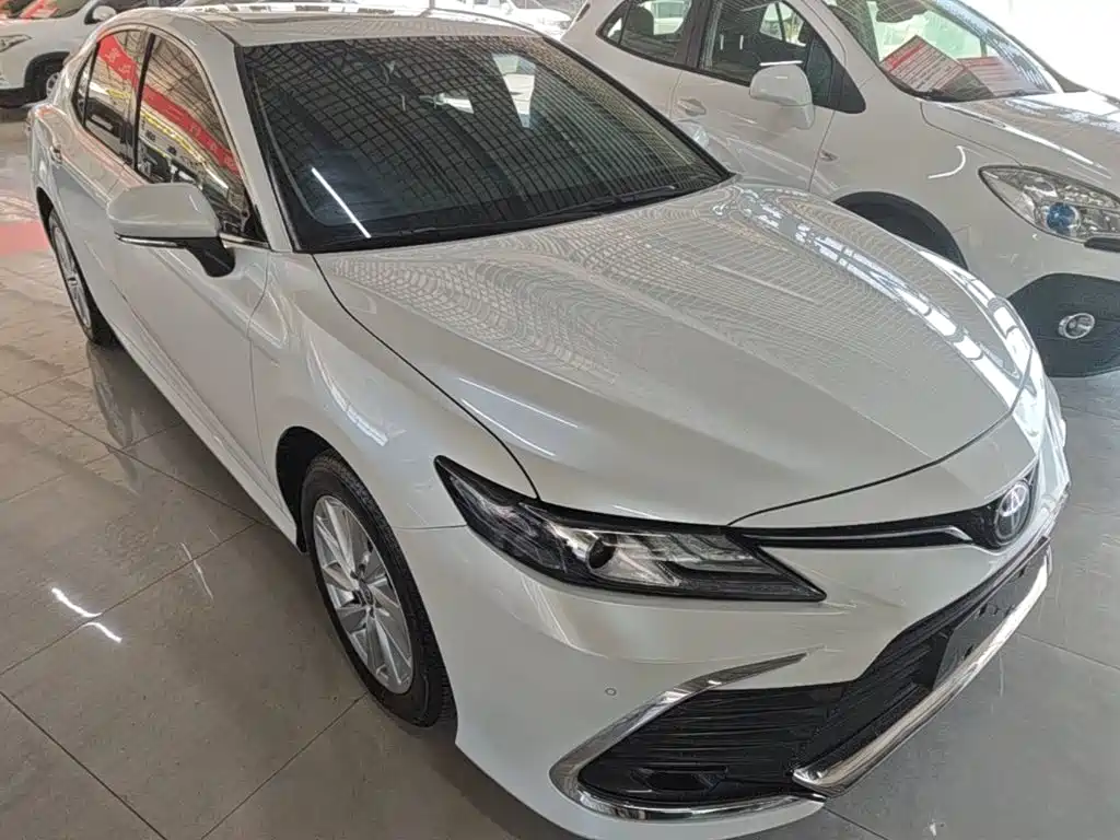 Toyota Camry — миниатюра 4