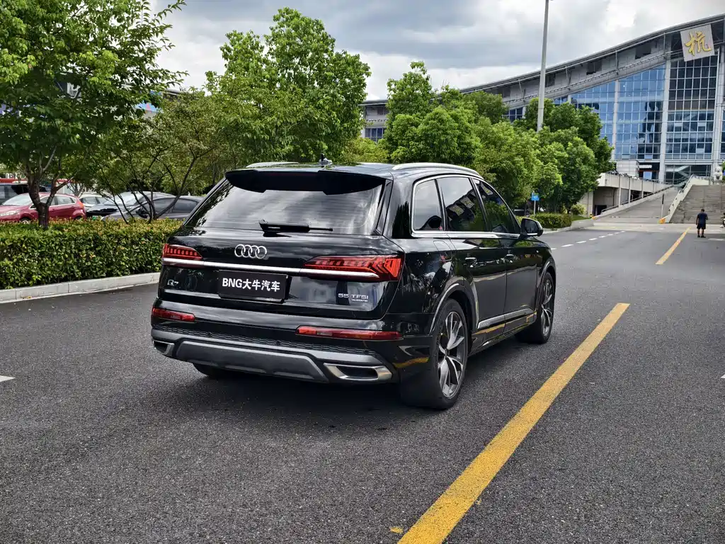 Audi Q7 — миниатюра 4