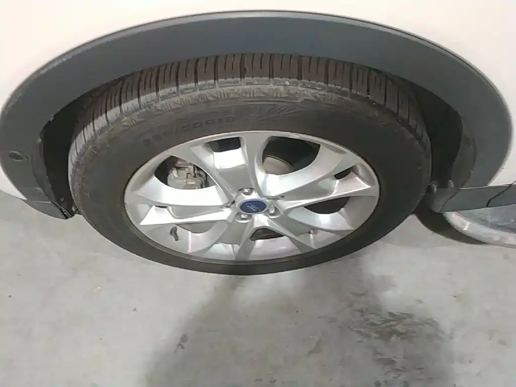 Ford Kuga — миниатюра 23