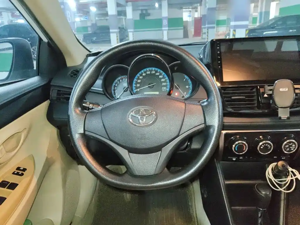 Toyota Yaris L — миниатюра 6
