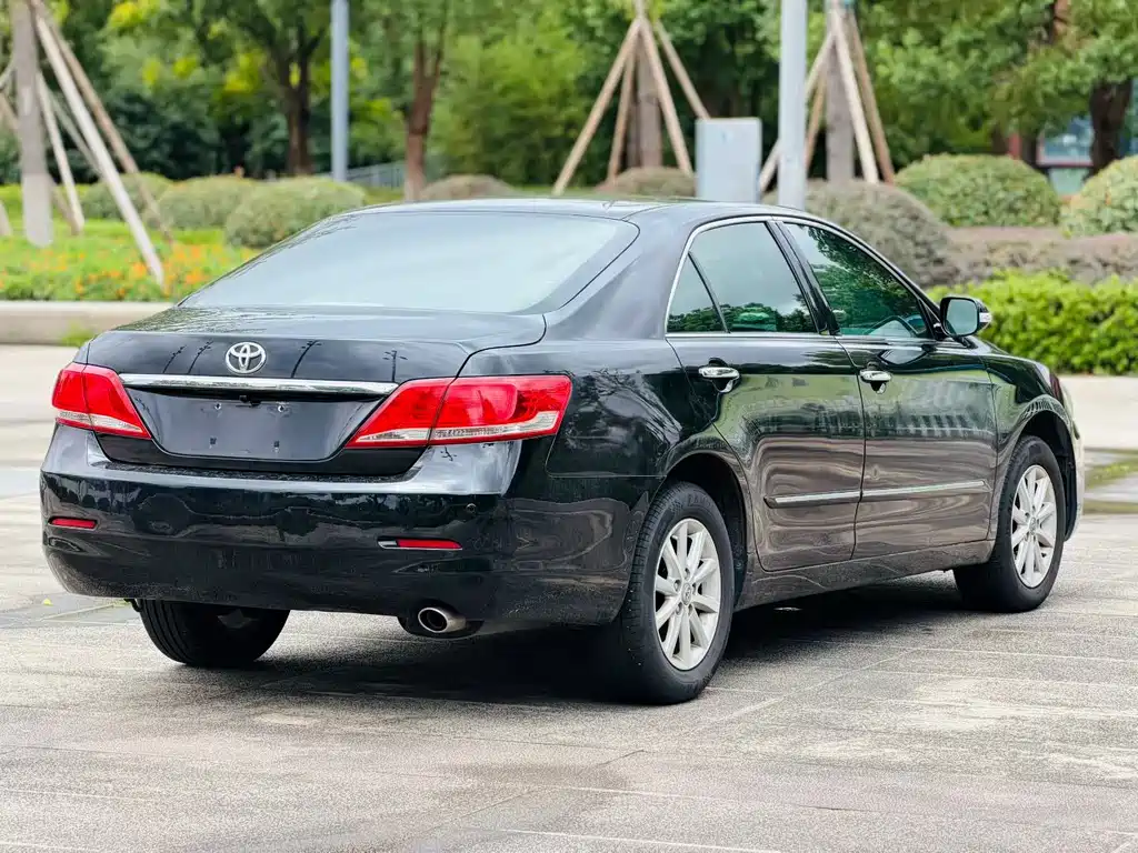 Toyota Camry — миниатюра 9