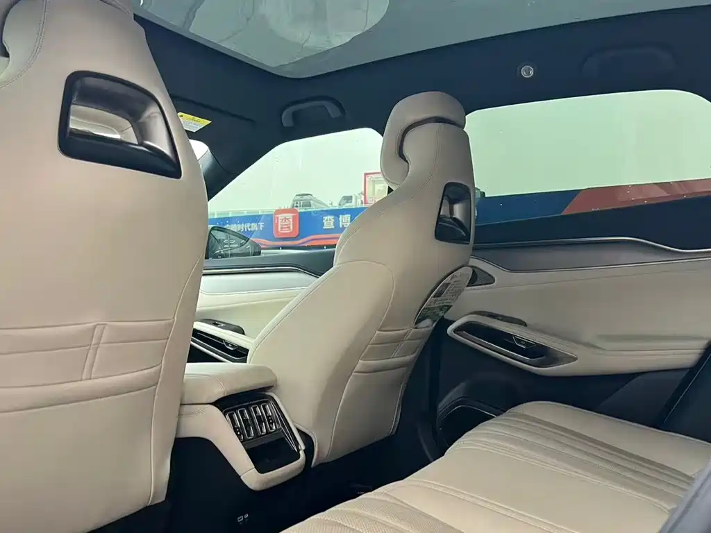 BYD L EV — миниатюра 9
