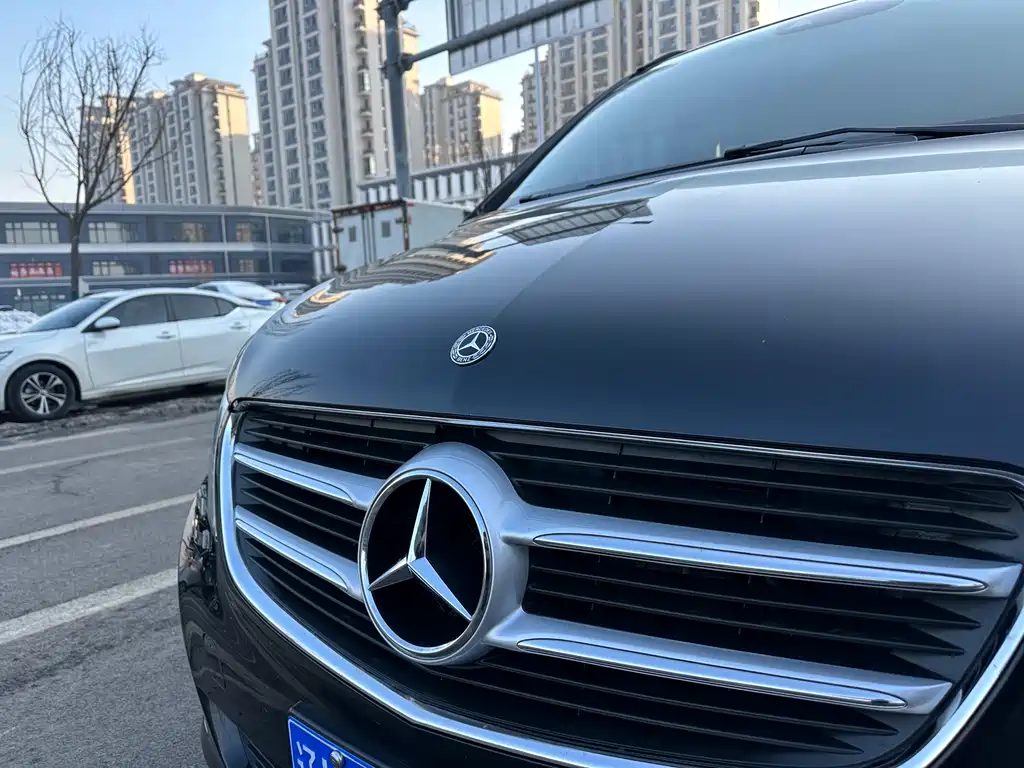 MERCEDES-BENZ V CLASS