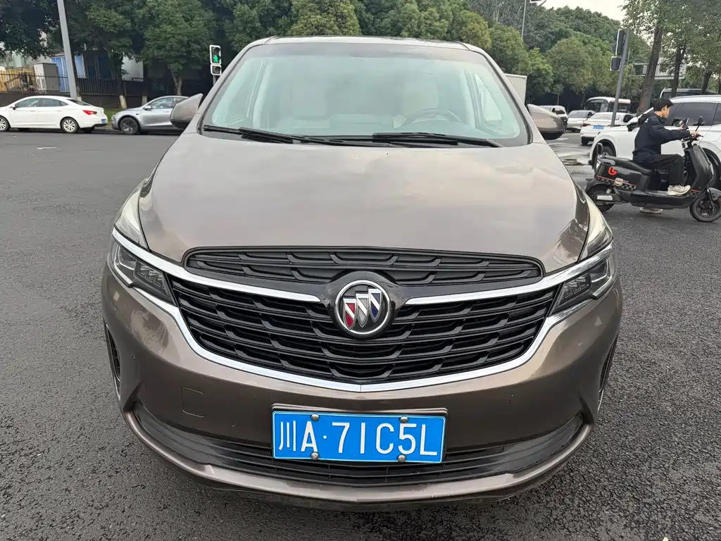 Buick GL8 — миниатюра 2