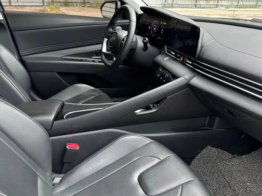Hyundai Elantra — миниатюра 4