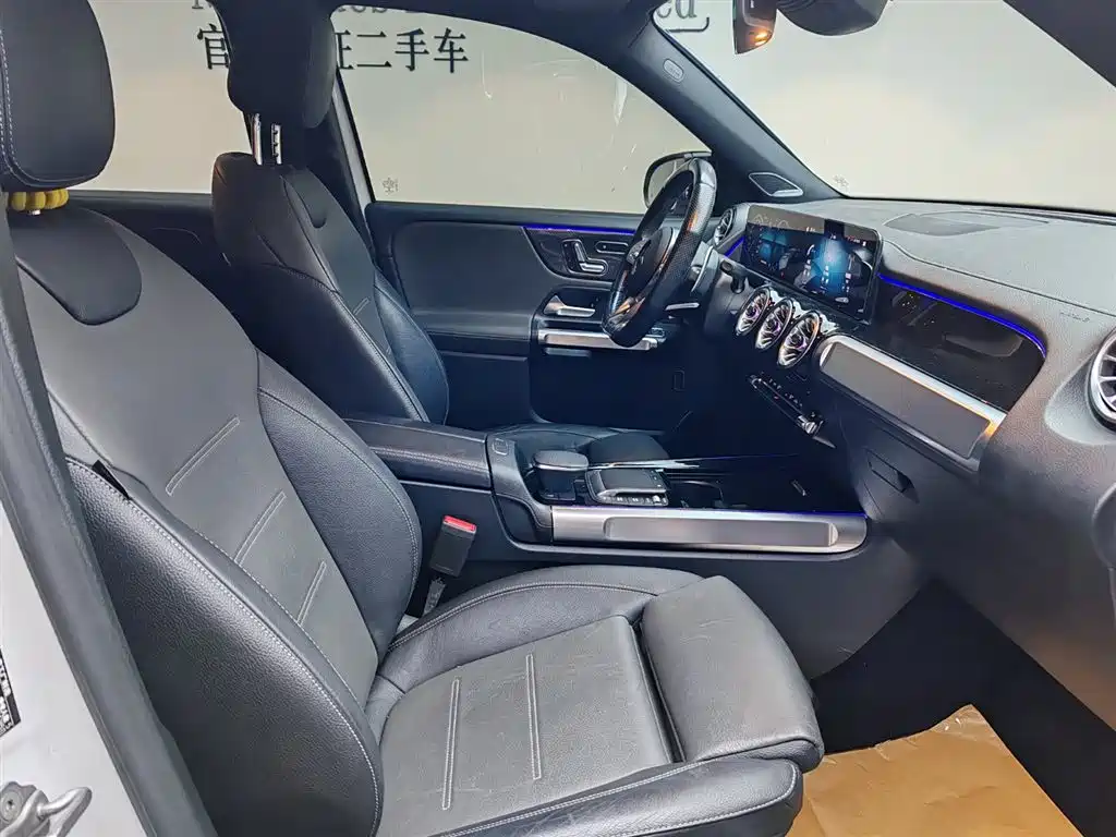 Mercedes-Benz GLB AMG — миниатюра 8