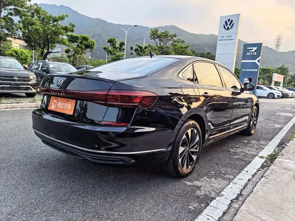 Volkswagen Passat 2025 280TSI