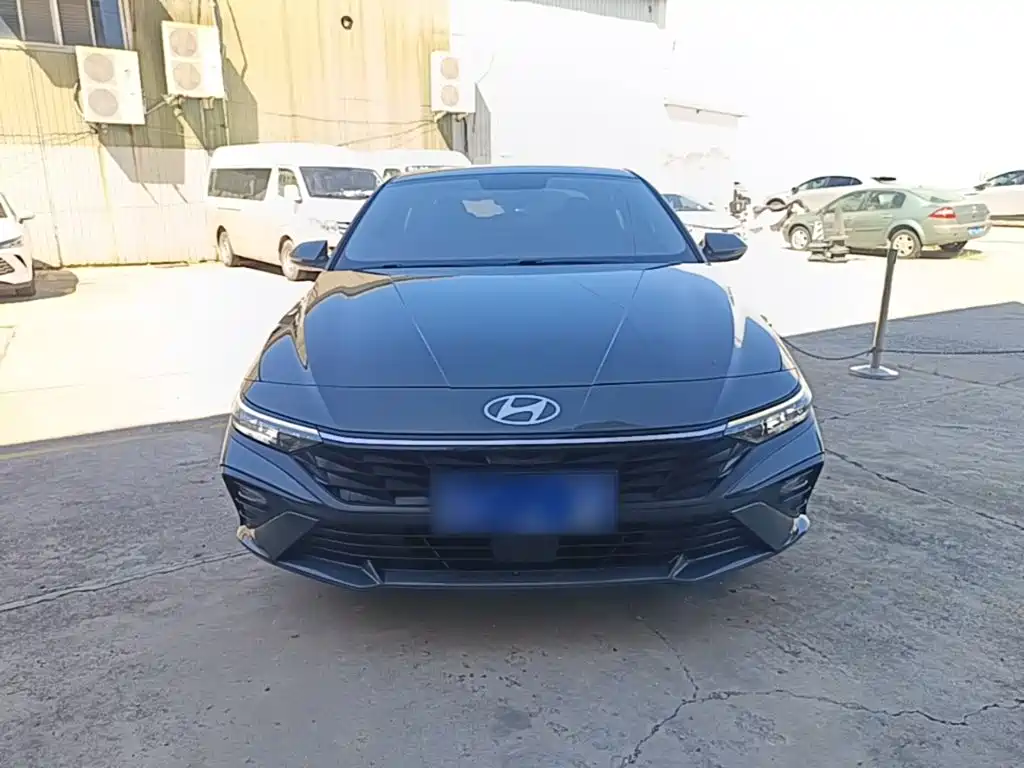 Hyundai Elantra — миниатюра 3