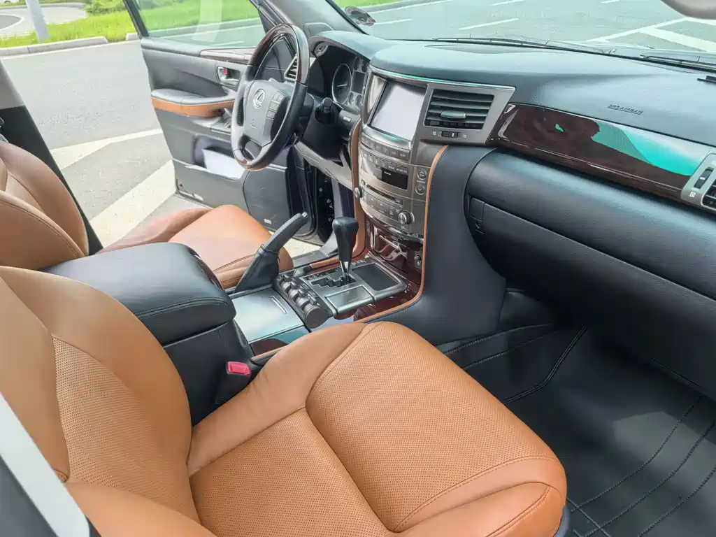 Lexus LX 570, фото 14
