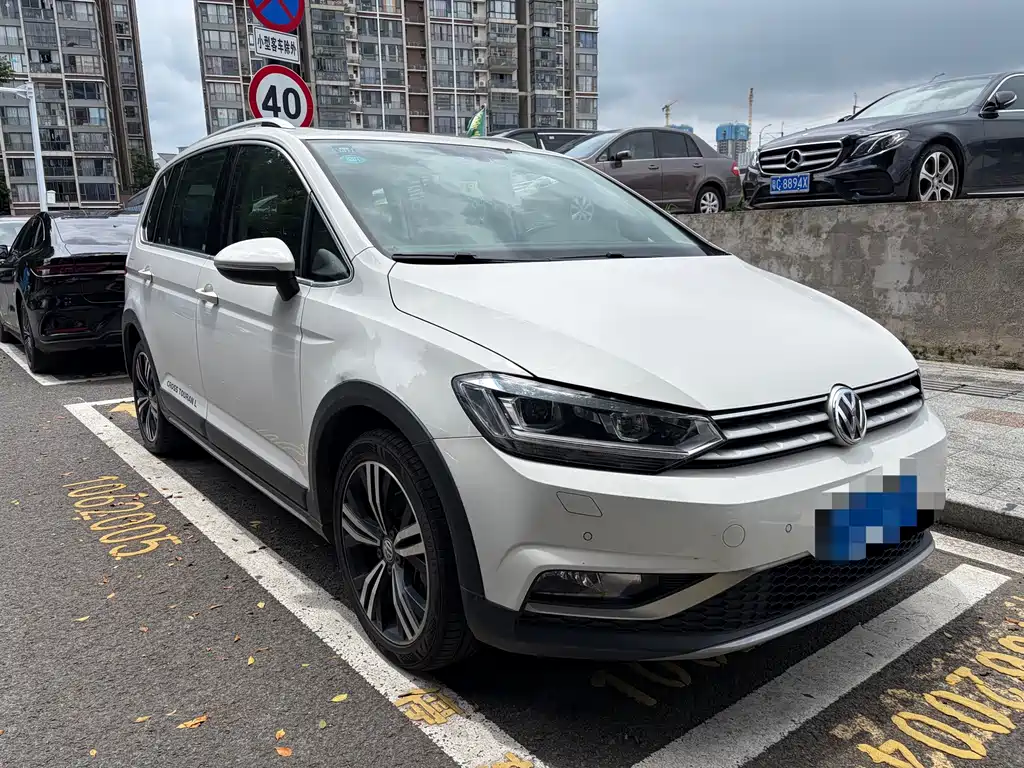 Volkswagen Touran — миниатюра 2