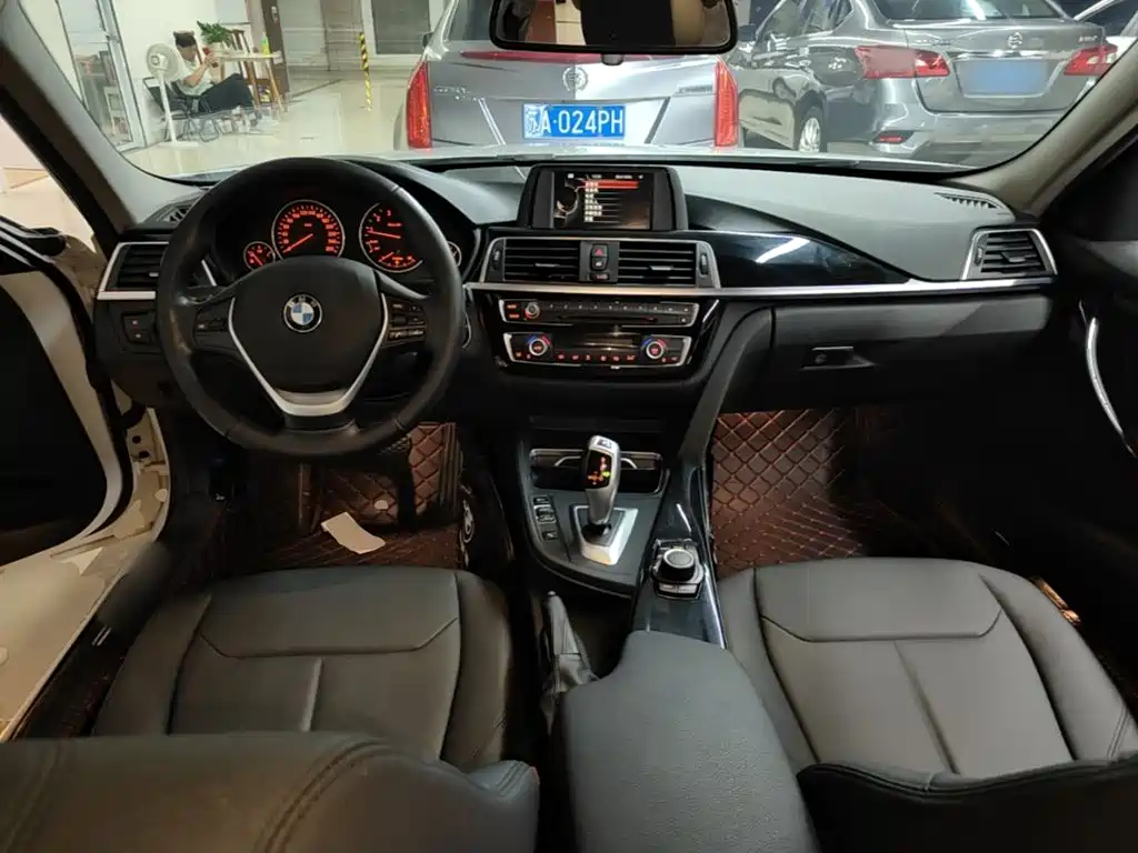 BMW 3 Series — миниатюра 10