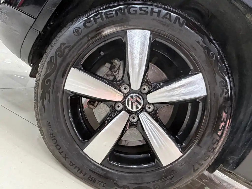 Volkswagen Tiguan — миниатюра 11
