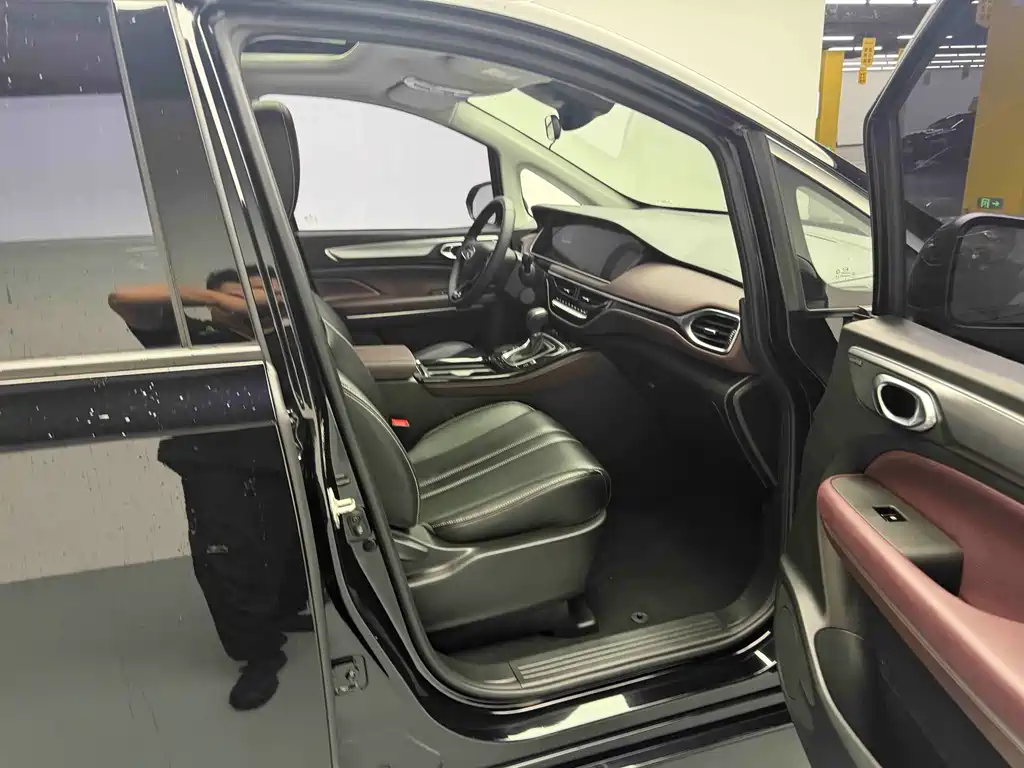 GAC M6 2023 PRO 270T DCT Luxury