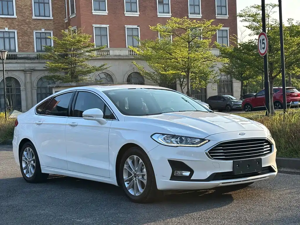 Ford Mondeo — миниатюра 11