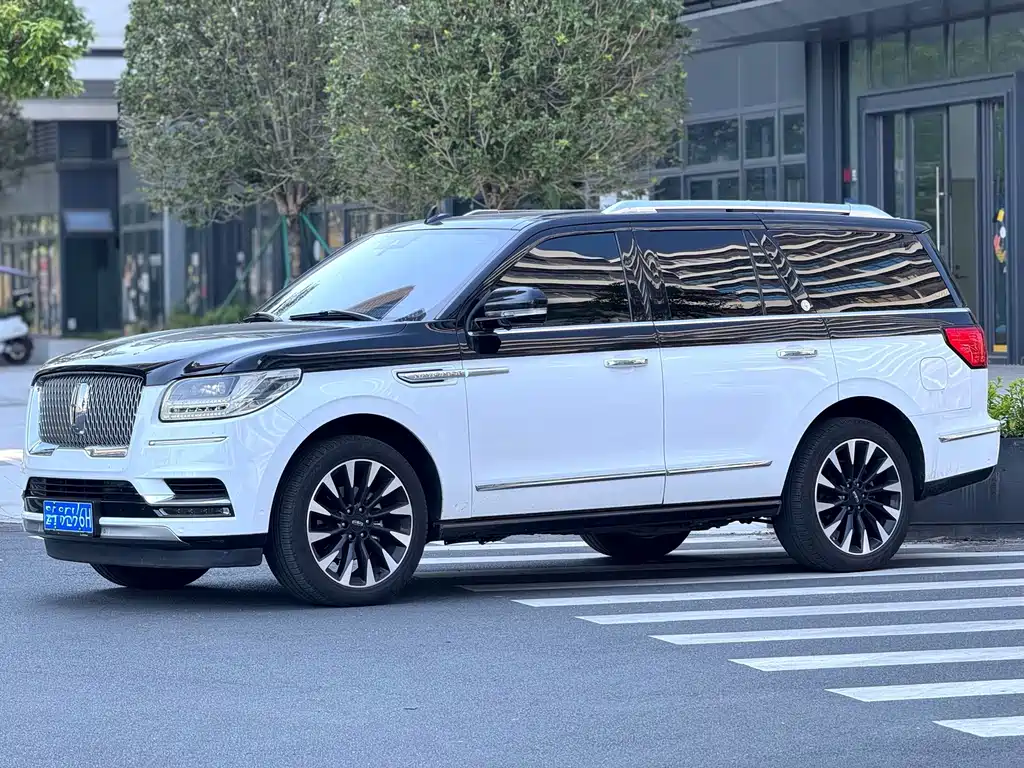 Lincoln Navigator 2018 3.5T V
