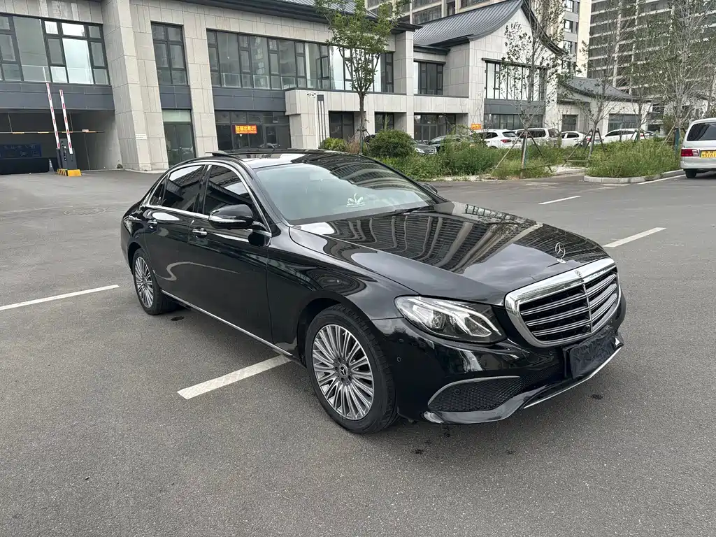 Mercedes-Benz E-Class — миниатюра 3