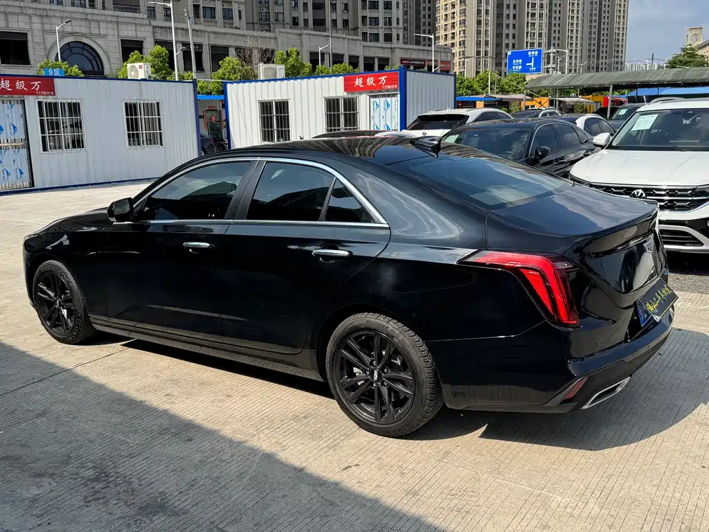 Cadillac CT4 2022 28T