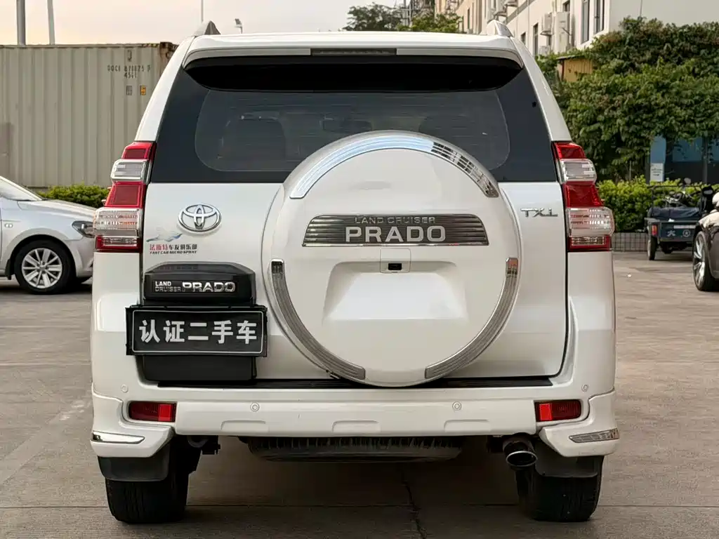 Toyota Land Cruiser Prado 2014 2.7L AT Luxury