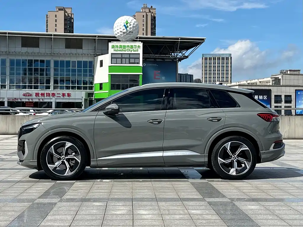 Audi Q4 e-tron — миниатюра 3