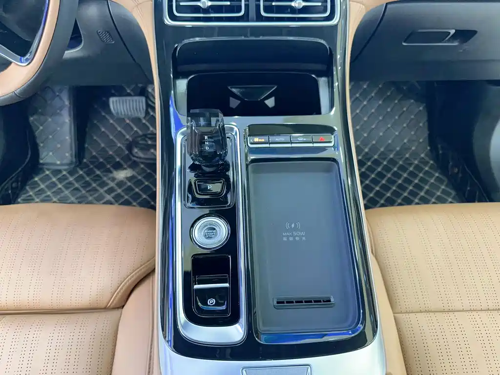 Geely Boyue L — миниатюра 21