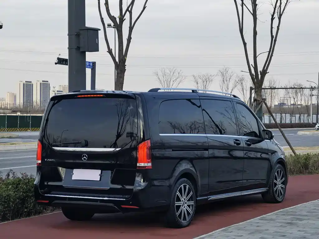 MERCEDES-BENZ V CLASS