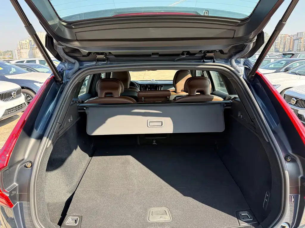 Volvo XC60 PHEV PHEV Long Range 4WD Smart Elegant Luxury Edition, фото 17