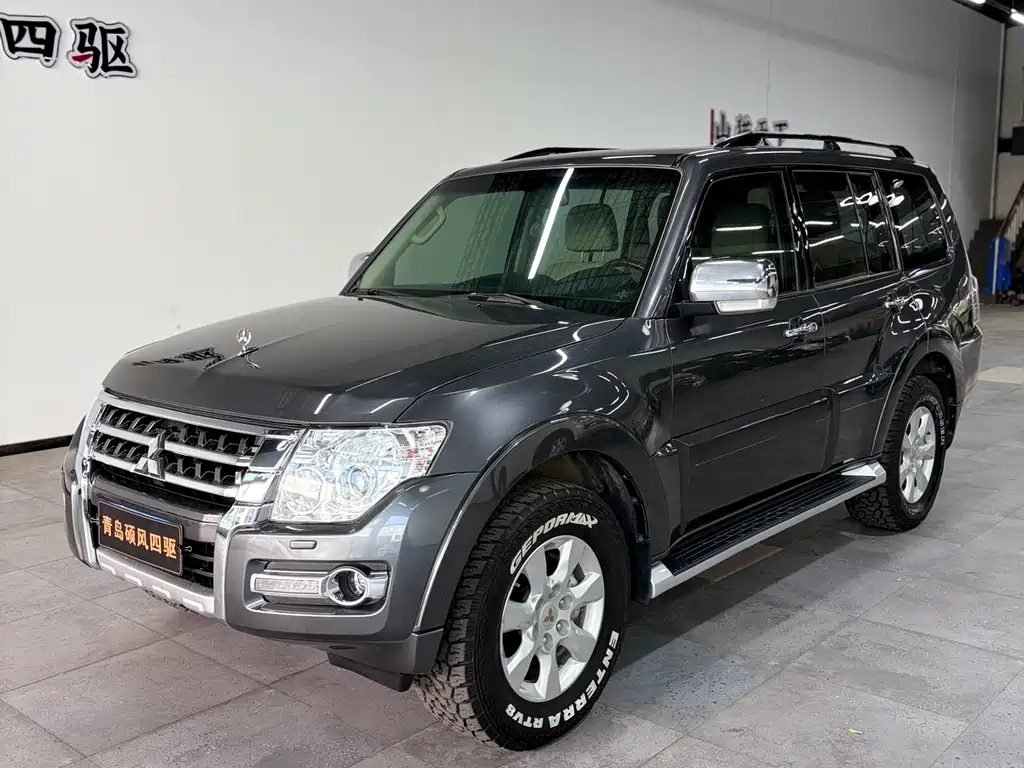 Mitsubishi Pajero (Import) — миниатюра 2