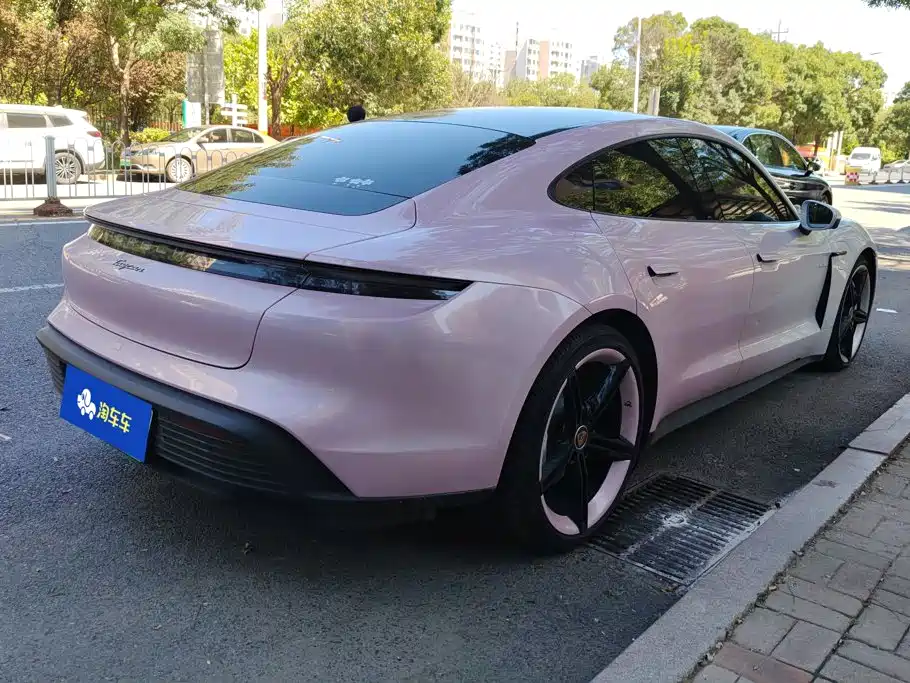 Porsche Taycan — миниатюра 3