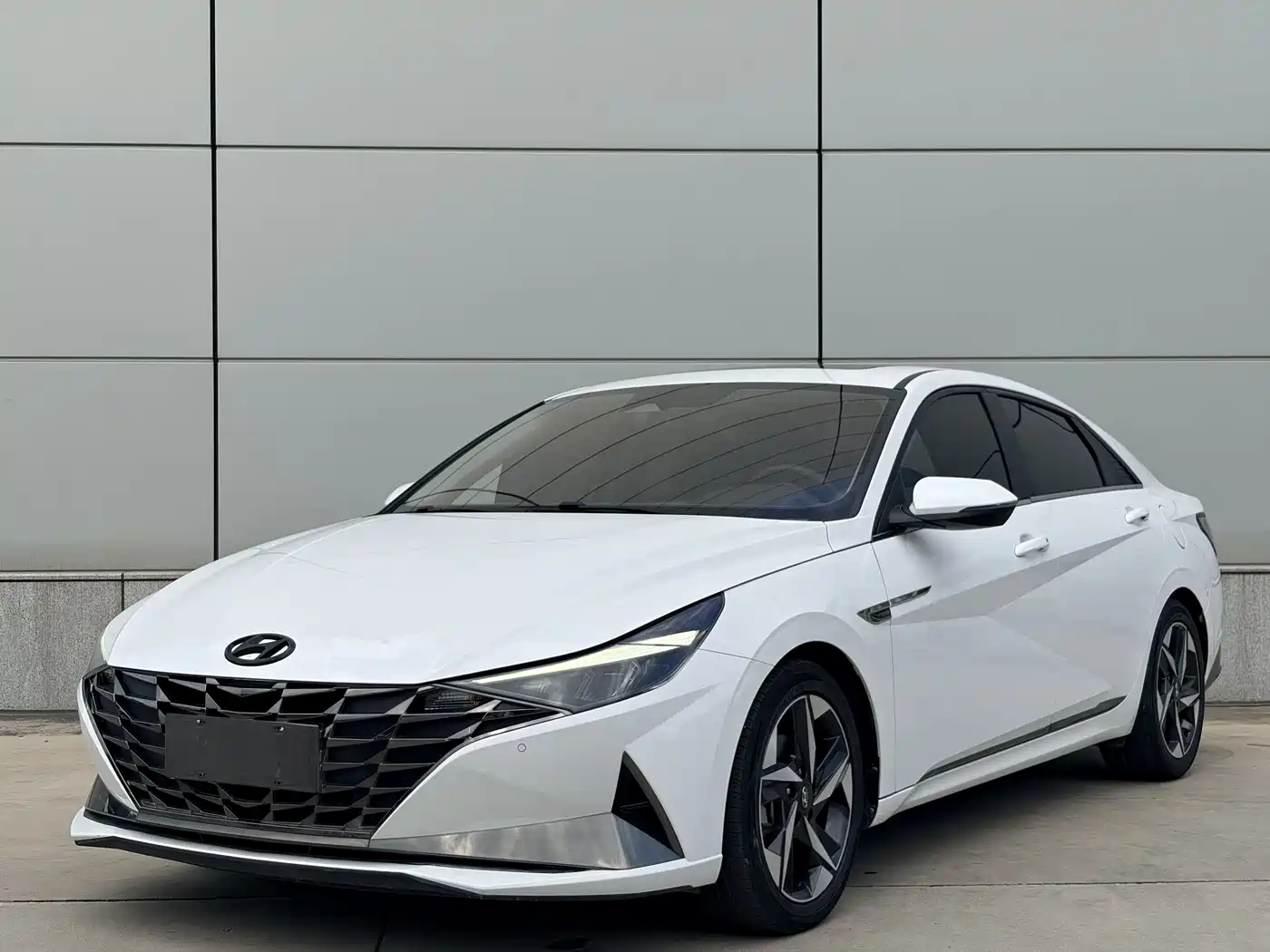 伊兰特 2022款 1.5L CVT LUX尊贵版 2022
