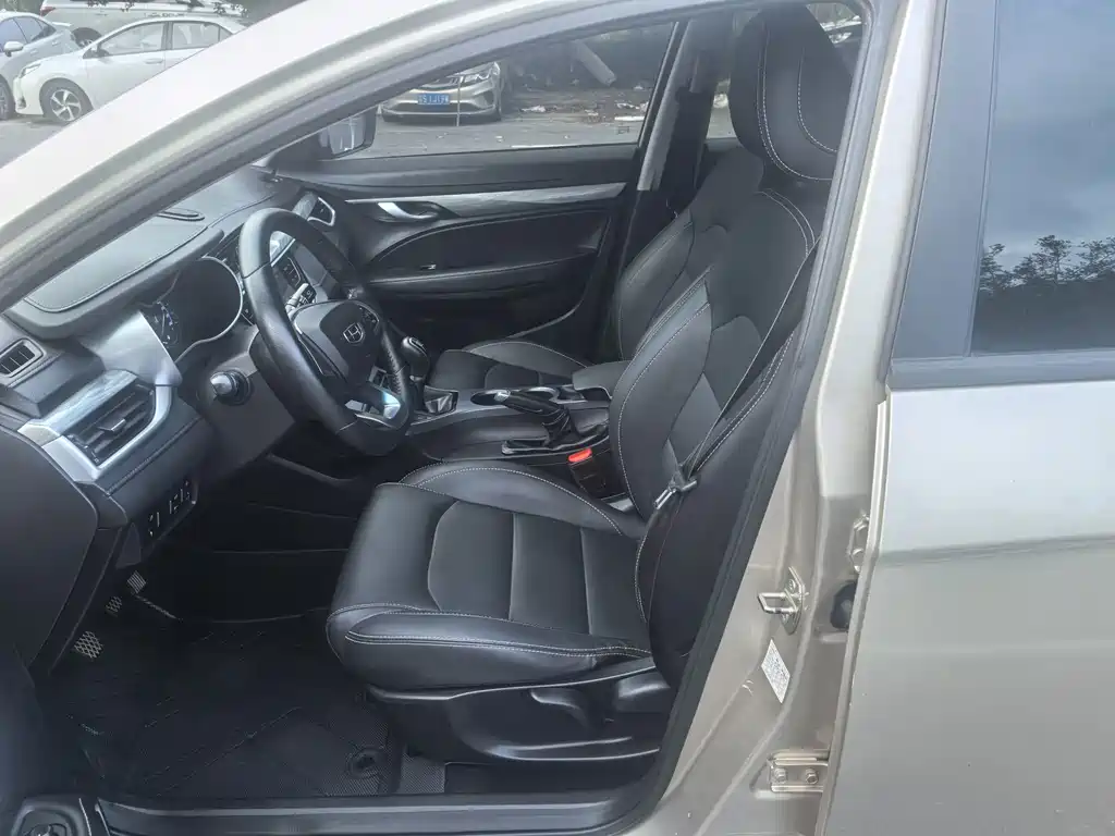 Geely Emgrand — миниатюра 6