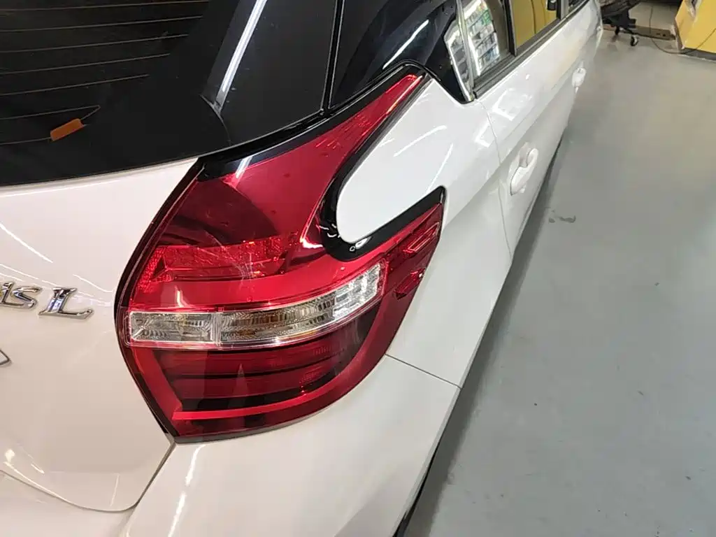 Toyota Yaris L — миниатюра 8